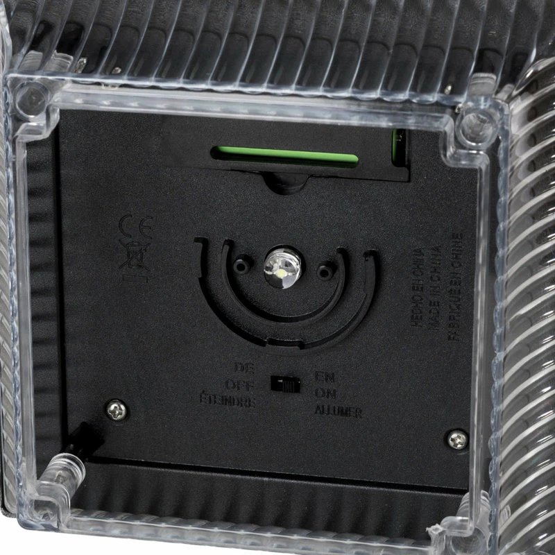 Glitzhome 5.75"L Solar Powered LED Fence Post Cap Light, Set Of 4, Silver - Image 4