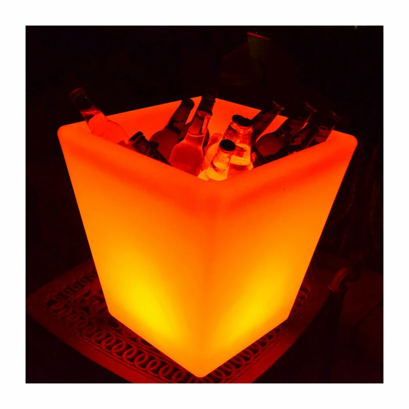 Main Access Fiji LED Square Planter - Image 2