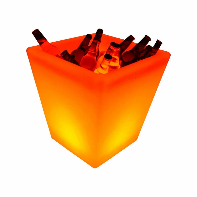 Main Access Fiji LED Square Planter